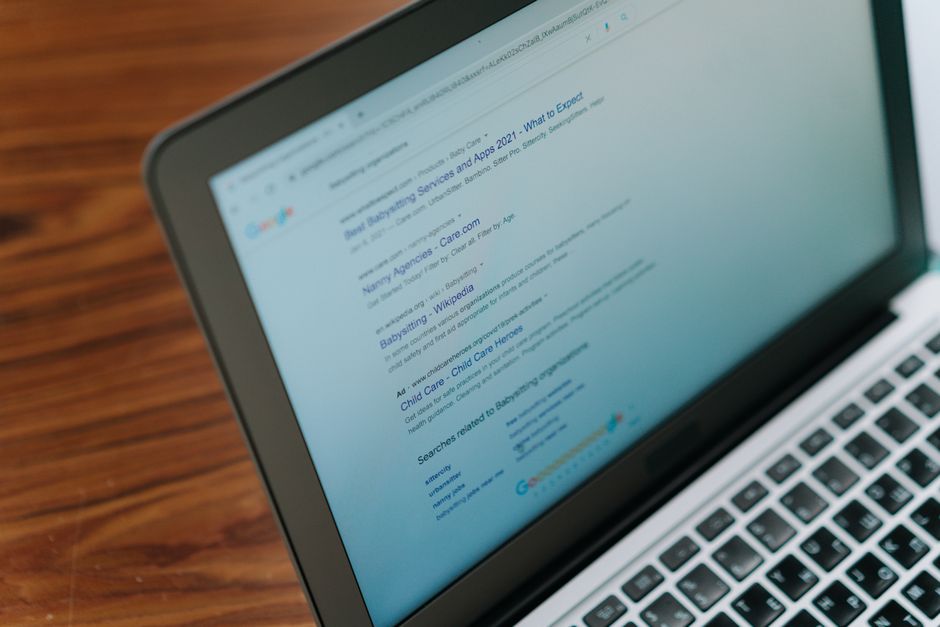 A conceptual view of people-search profiles and a domain transfer in a data-broker privacy case.